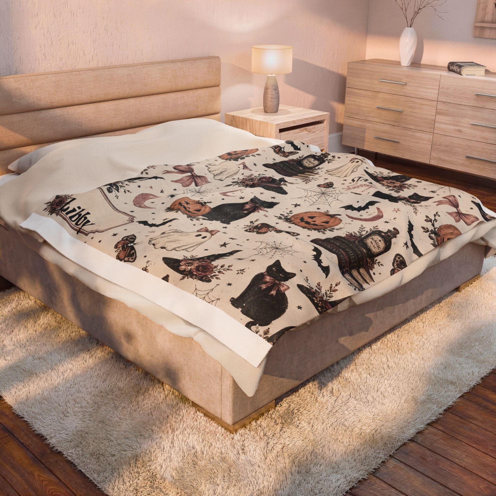 Spooky Vintage Halloween Pattern Velveteen Plush Blanket