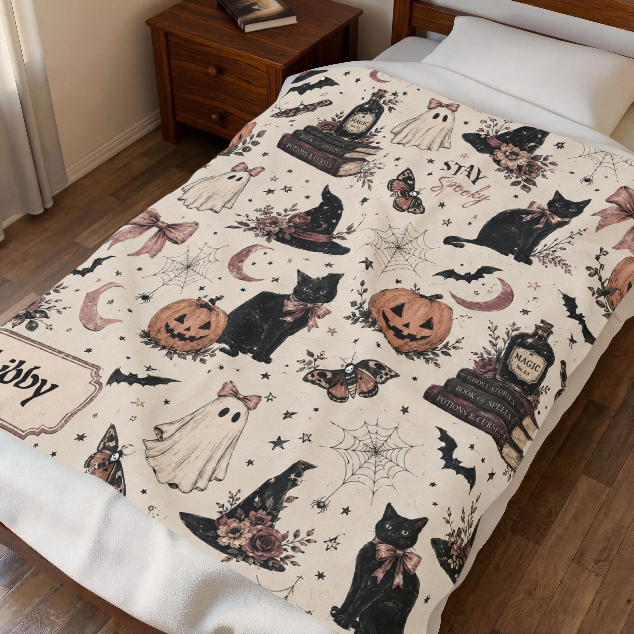 Spooky Vintage Halloween Pattern Velveteen Plush Blanket